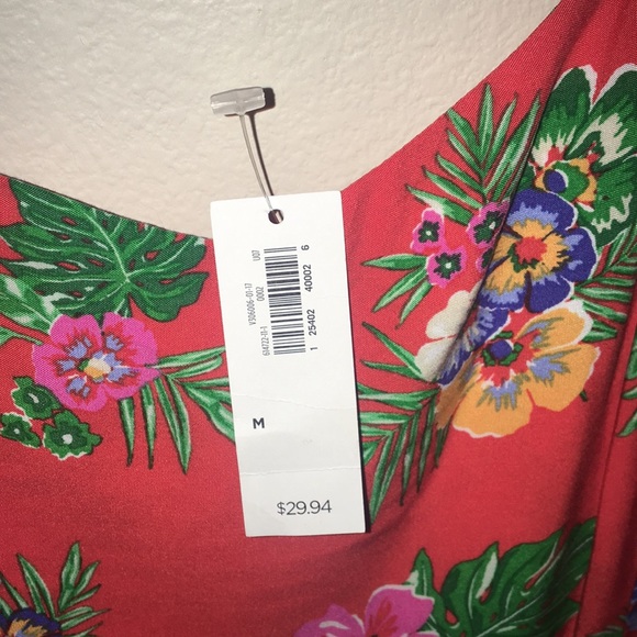*NWT* Old Navy summery floral dress - Picture 2 of 3